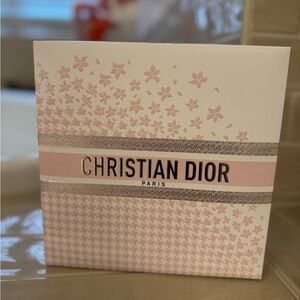 New! CHRISTIAN DIOR Valentine’s Day Packaging Box